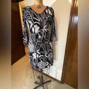 White House Black Market Reversible Dress. Medium. Black & white. New w/o tags.